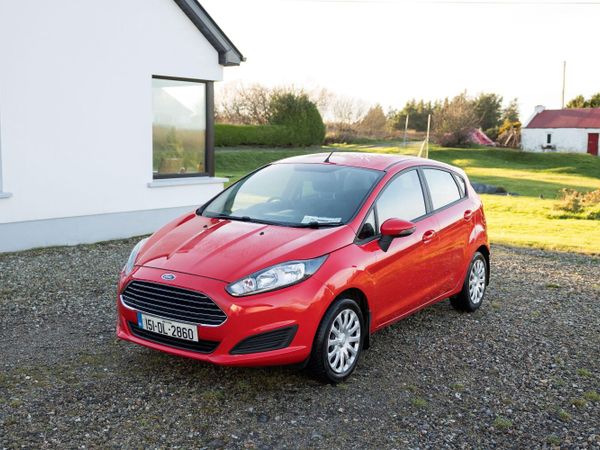 Ford Fiesta Hatchback, Petrol, 2015, Red