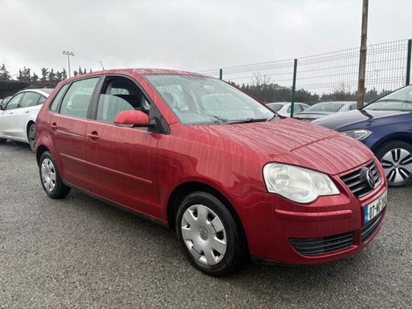 Volkswagen Polo Hatchback, Petrol, 2007, Red