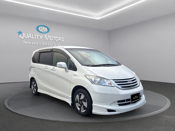 Honda Freed Hatchback, Petrol Hybrid, 2015, White