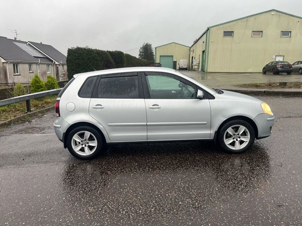 Volkswagen Polo Hatchback, Petrol, 2009, Silver