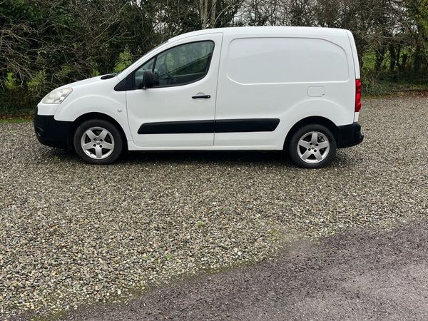 Peugeot Partner MPV, Diesel, 2010, White