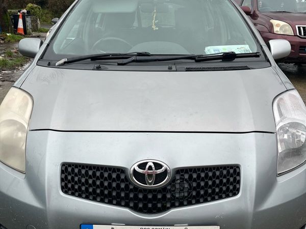Toyota Yaris Hatchback, Petrol, 2008, Silver