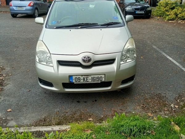Toyota Corolla MPV, Diesel, 2009, Silver