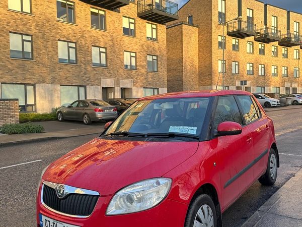 Skoda Fabia Hatchback, Petrol, 2007, Red