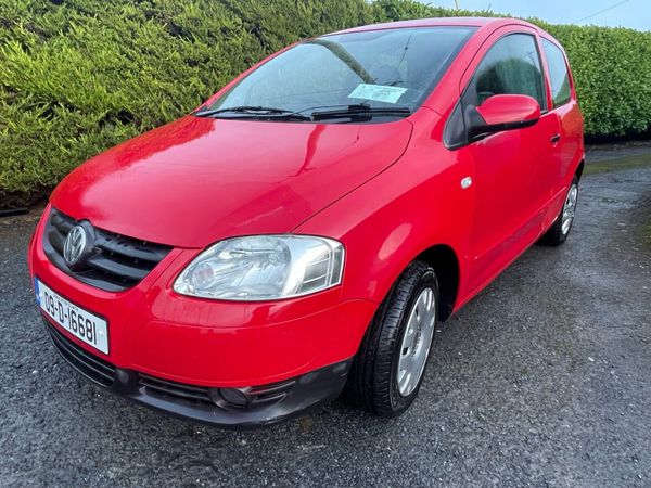 Volkswagen Fox Hatchback, Petrol, 2009, Red