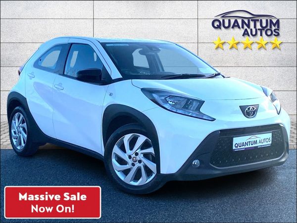 Toyota Aygo Hatchback, Petrol, 2022, White
