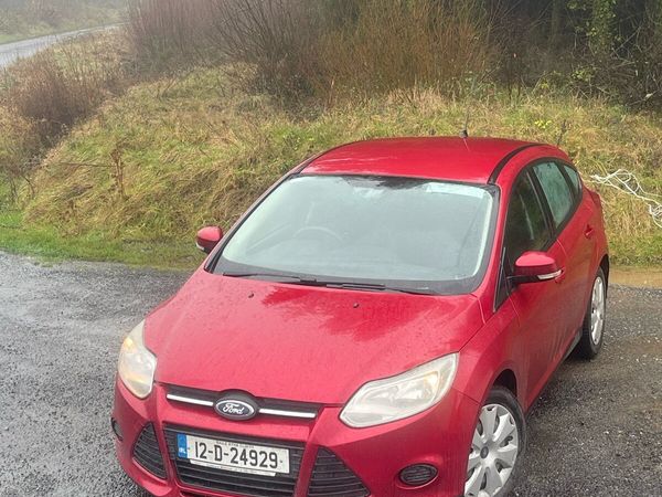Ford Focus Hatchback, Diesel, 2012, Red