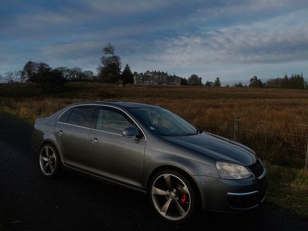Volkswagen Jetta Saloon, Diesel, 2009, Grey
