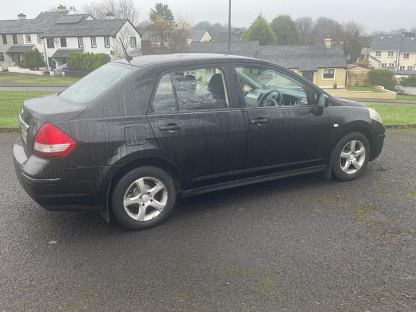 Nissan Tiida Saloon, Petrol, 2008, Black