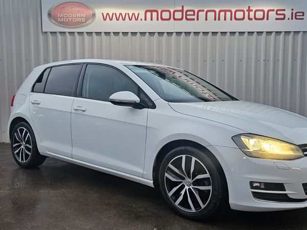 Volkswagen Golf Hatchback, Petrol, 2016, White
