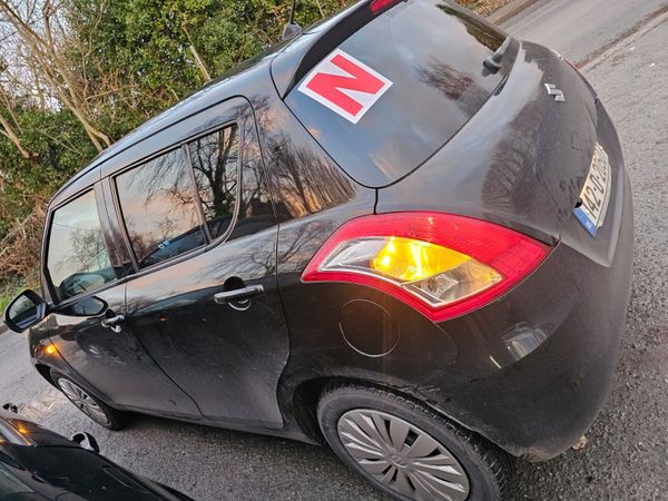 Suzuki Swift Hatchback, Petrol, 2014, Black