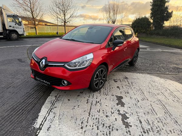 Renault Clio Hatchback, Petrol, 2016, Red