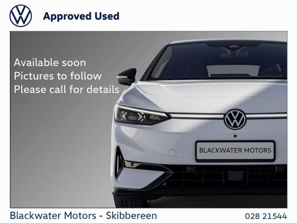 Volkswagen Touareg SUV, Petrol Hybrid, 2023, Black