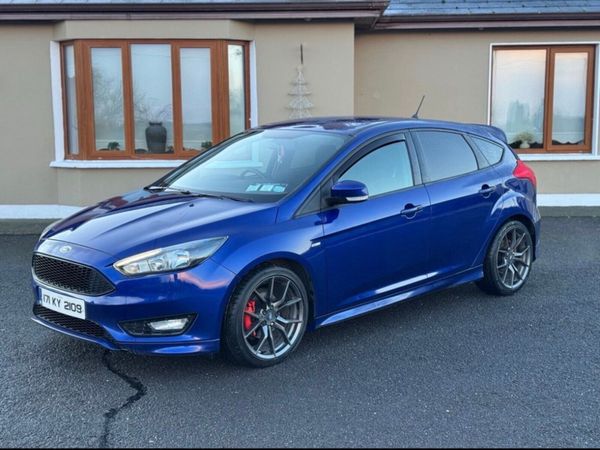 Ford Focus Hatchback, Diesel, 2017, Blue