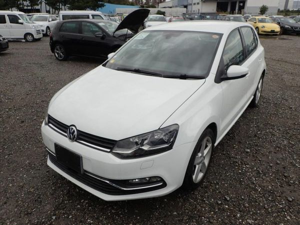 Volkswagen Polo Hatchback, Petrol, 2017, White
