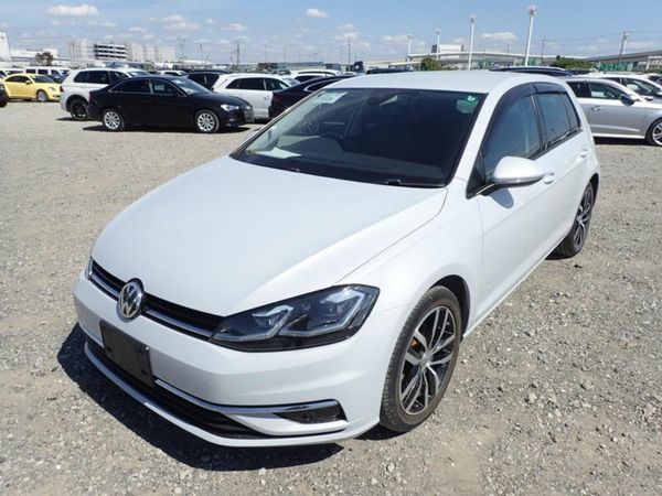 Volkswagen Golf Hatchback, Petrol, 2018, White