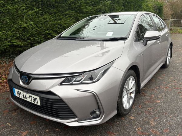 Toyota Corolla Saloon, Petrol Hybrid, 2019, Grey