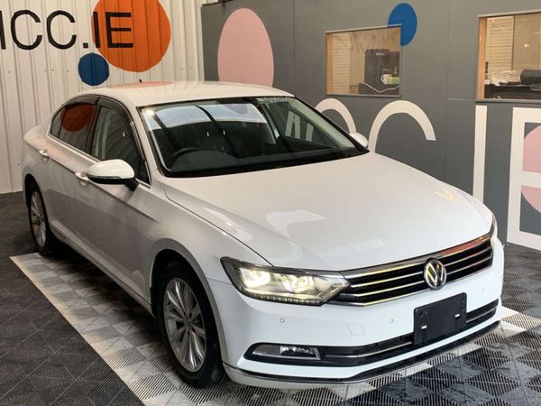 Volkswagen Passat Saloon, Diesel, 2018, White