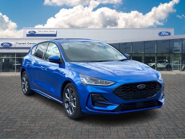 Ford Focus Hatchback, Petrol, 2026, Blue