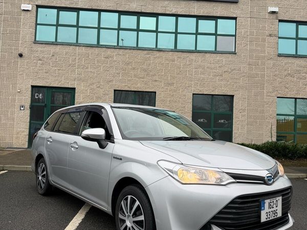 Toyota Corolla Hatchback, Petrol, 2016, Silver