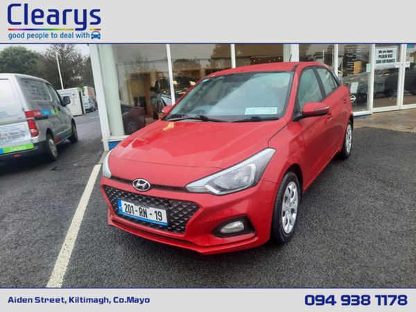 Hyundai i20 Hatchback, Petrol, 2020, Red