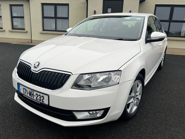 Skoda Octavia Saloon, Petrol, 2017, White