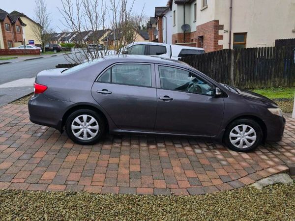 Toyota Corolla Saloon, Diesel, 2013, Grey