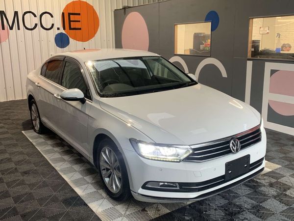 Volkswagen Passat Saloon, Diesel, 2019, White