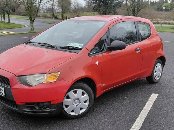Mitsubishi Colt MPV, Petrol, 2010, Red