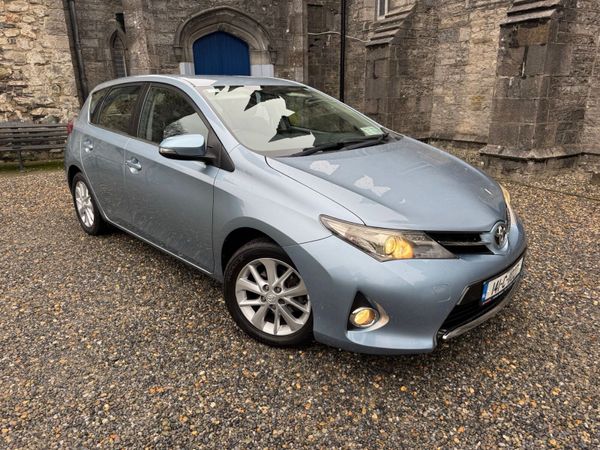 Toyota Auris Hatchback, Petrol, 2014, Blue