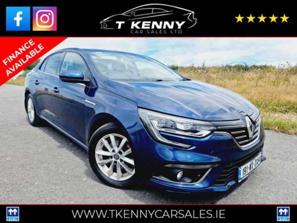 Renault Megane Hatchback, Petrol, 2019, Blue