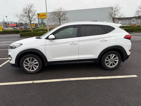 Hyundai Tucson SUV, Diesel, 2016, White