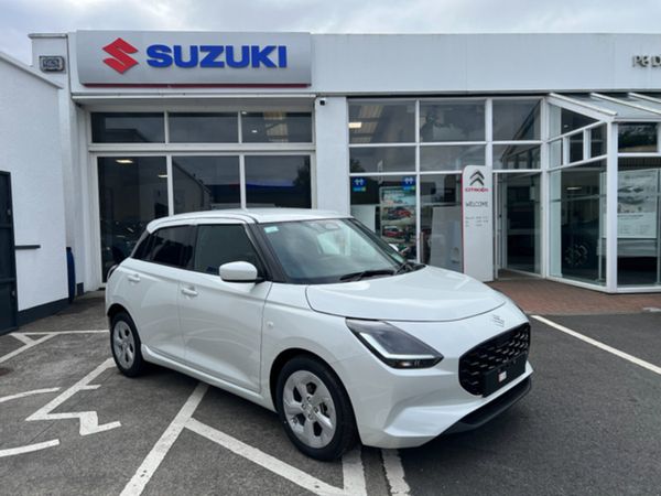 Suzuki Swift Hatchback, Petrol Hybrid, 2025, White