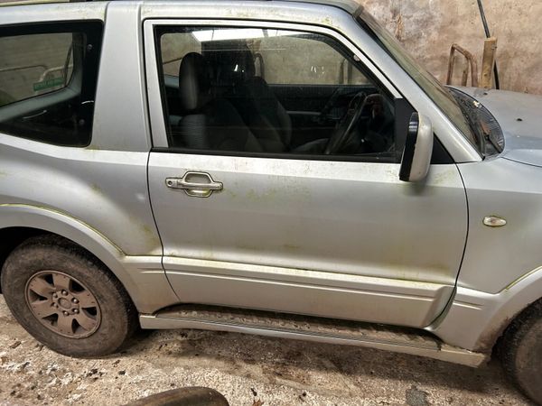 Mitsubishi Pajero SUV, Diesel, 2006, Silver