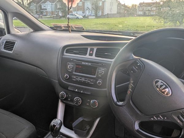 Kia Ceed Hatchback, Diesel, 2014, White