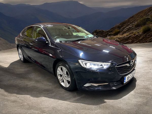 Opel Insignia Hatchback, Petrol, 2018, Blue