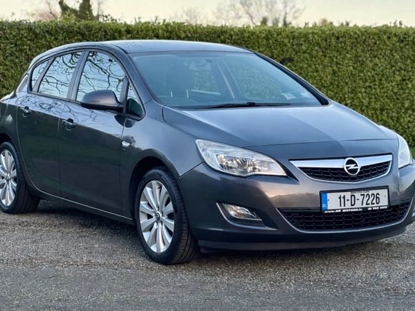 Opel Astra Hatchback, Petrol, 2011, Grey