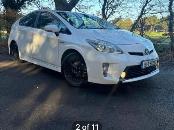 Toyota Prius Hatchback, Petrol Hybrid, 2015, White