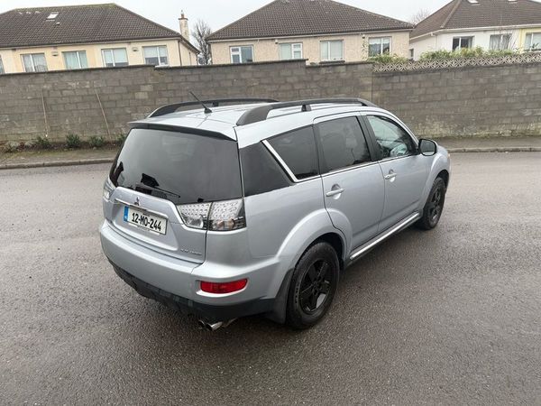 Mitsubishi Outlander SUV, Diesel, 2012, Silver
