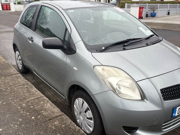 Toyota Yaris Hatchback, Petrol, 2007, Silver