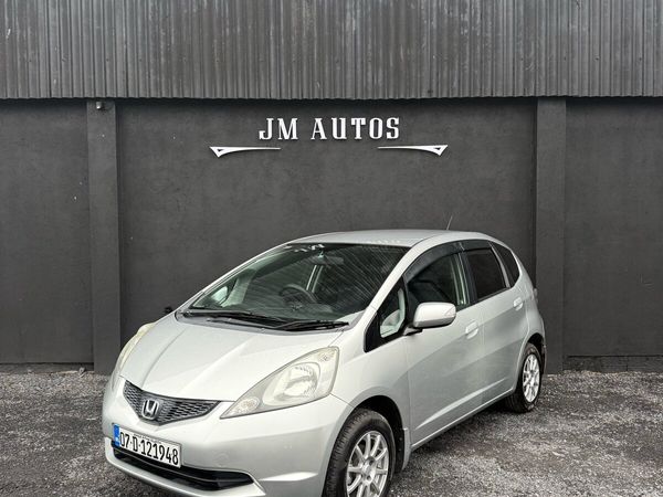 Honda Fit Hatchback, Petrol, 2007, Silver