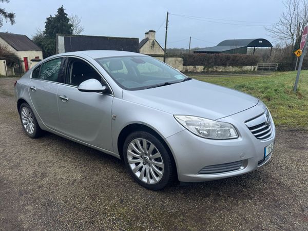 Vauxhall Insignia Hatchback, Diesel, 2011, Silver