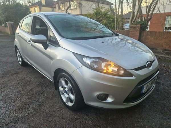 Ford Fiesta Hatchback, Petrol, 2011, Silver