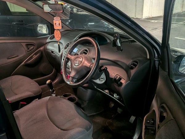 Toyota Yaris Hatchback, Petrol, 2005, Blue