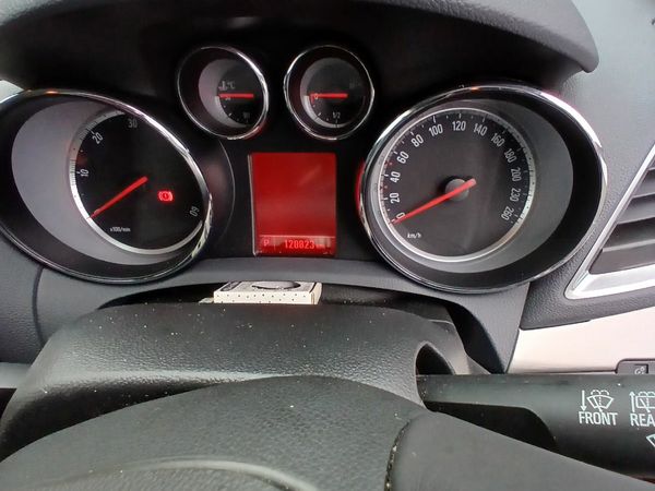 Opel Mokka SUV, Diesel, 2016, Red