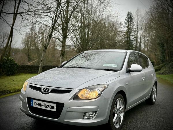 Hyundai i30 Hatchback, Diesel, 2010, Silver