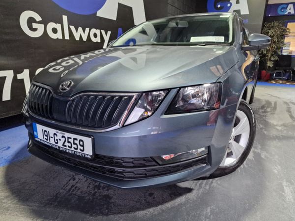 Skoda Octavia Hatchback, Diesel, 2019, Grey