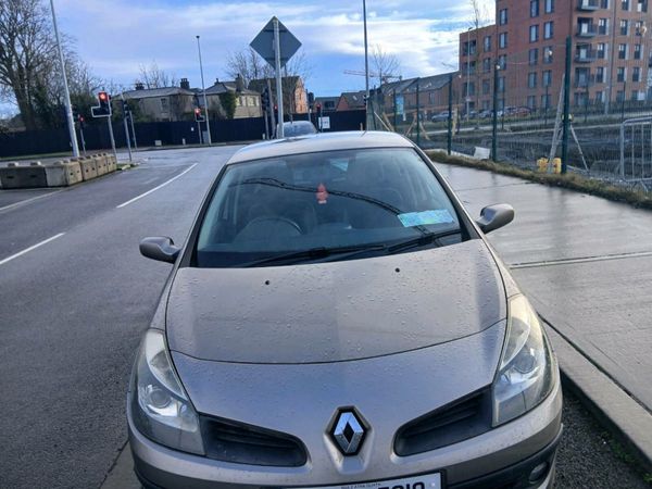 Renault Clio Hatchback, Petrol, 2008, Gold