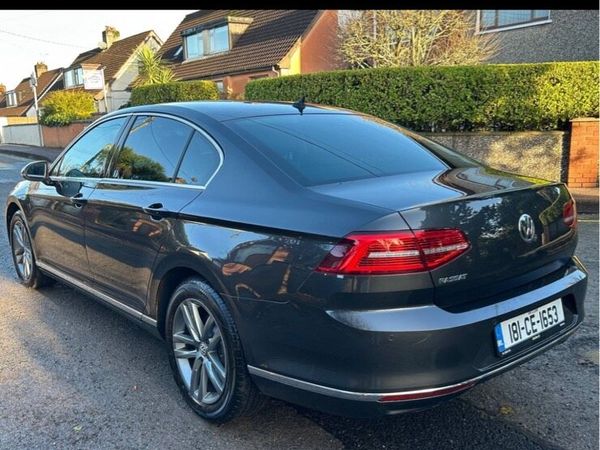 Volkswagen Passat Saloon, Petrol, 2018, Grey