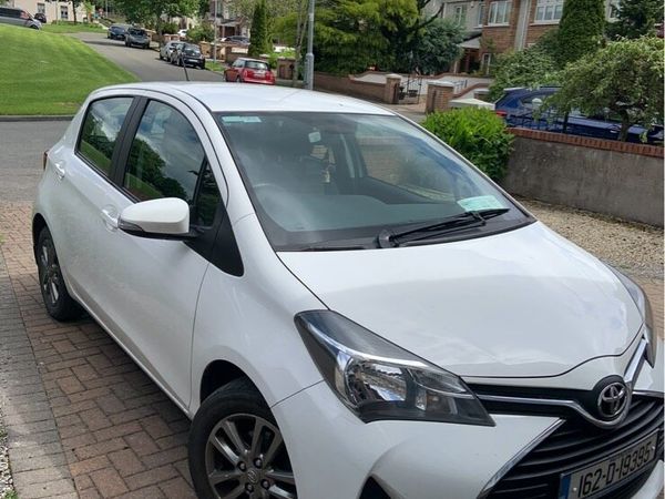 Toyota Yaris Hatchback, Petrol, 2016, White